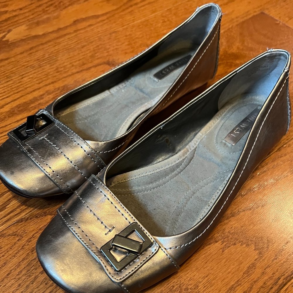 Nine West Silver Flats with Buckle Size 8